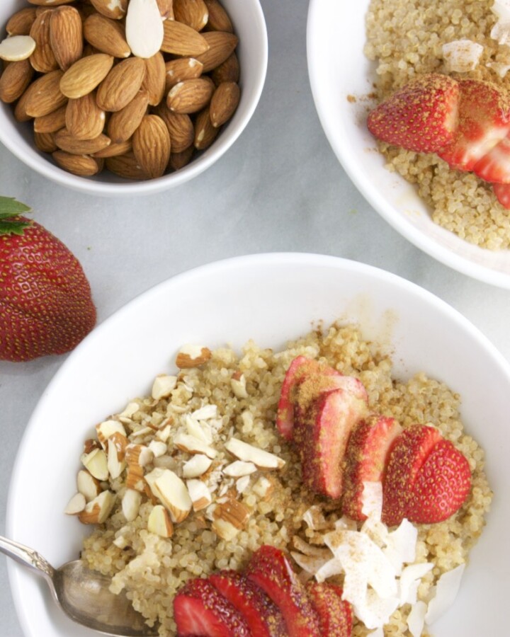 strawberry quinoa breakfast bowl